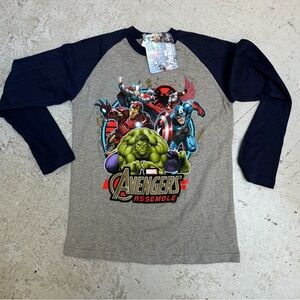 BNWT Official Marvel Avengers Assemble long sleeve shirt, Boys L (14ish)